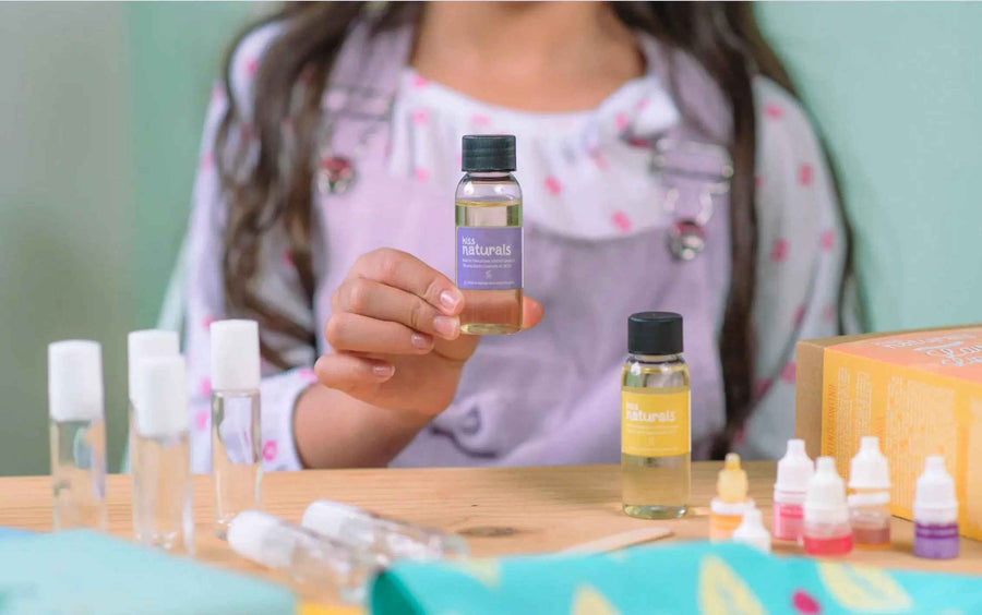 Kit DIY de Brillo Labial Kiss Naturals mezcla de aceites y color.