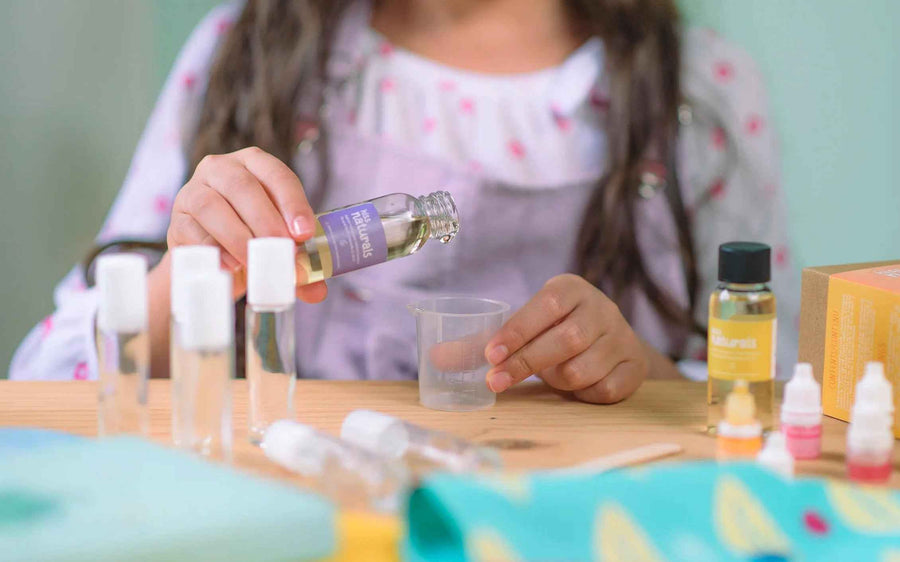 Kit DIY de Brillo Labial Kiss Naturals guía ilustrada de elaboración.