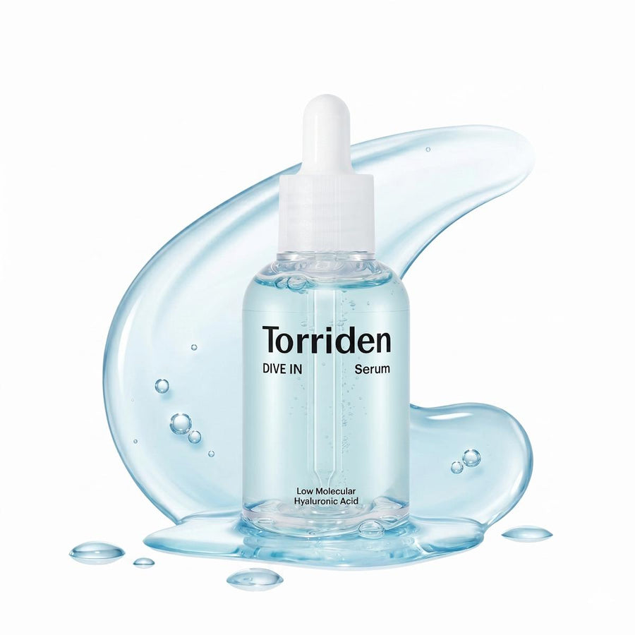 Kit Hidratación Torriden DIVE IN: sérum Low Molecular Hyaluronic Acid Serum de 50 ml sobre su textura transparente