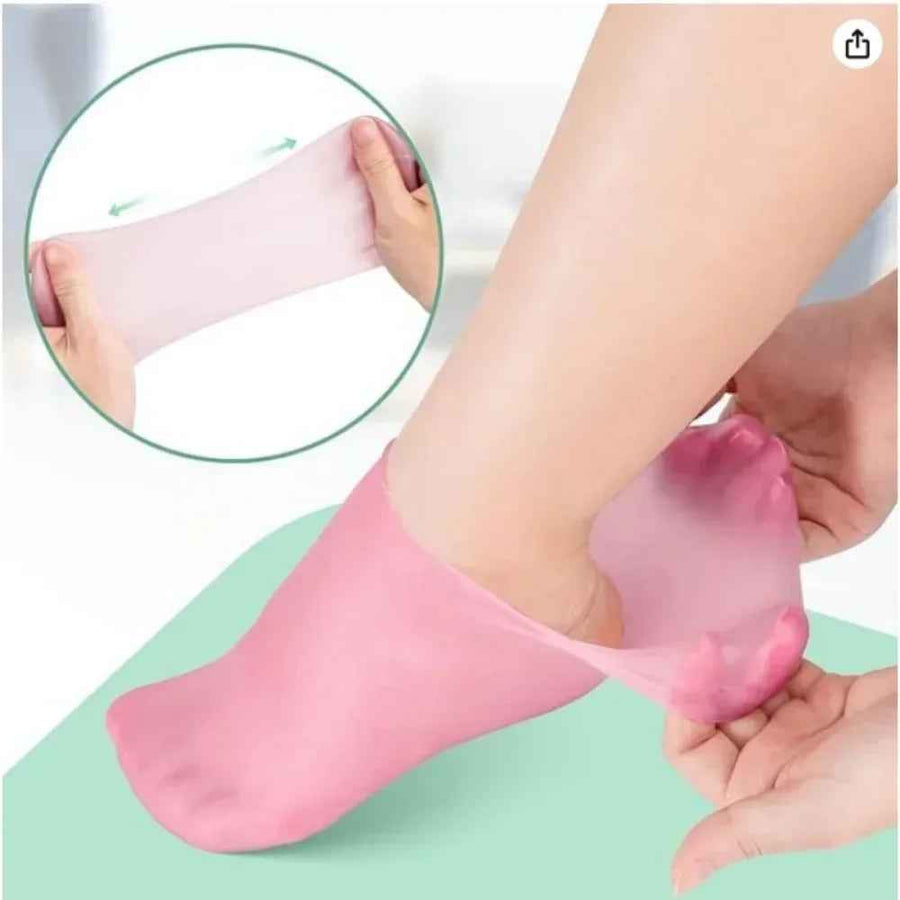 Calcetines de gel de silicona hidratantes utilizados con crema para pies.