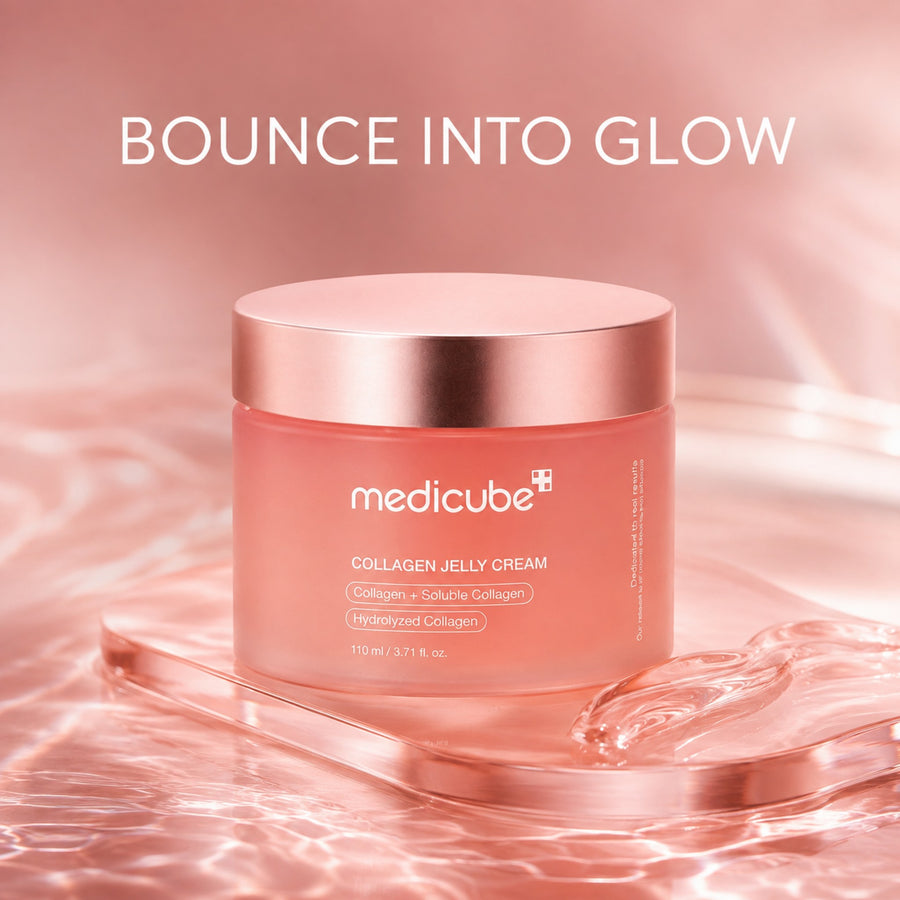Kit Pink Glow MEDICUBE: crema Collagen Jelly Cream sobre una superficie de agua rosa