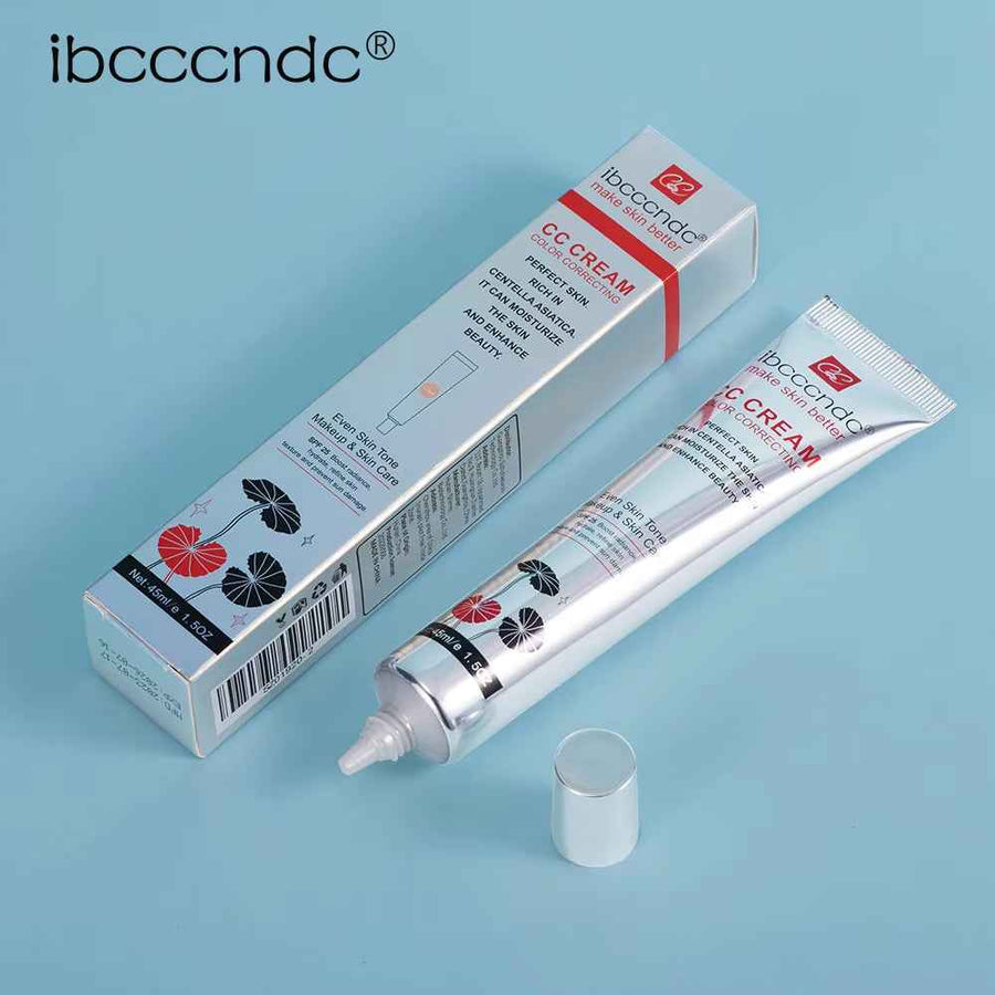CC Cream Correctora con Centella Asiática 45 ml aplicación con los dedos.