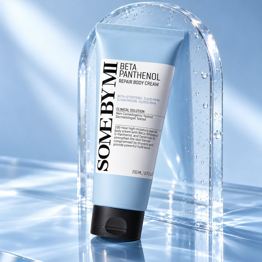 Crema Corporal SOME BY MI Beta Panthenol 200 ml, envase con reflejos de agua y cristal