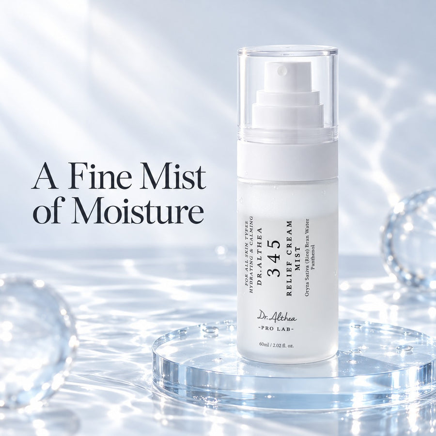 Kit Confort Dr.Althea: bruma 345 Relief Cream Mist sobre una superficie de agua