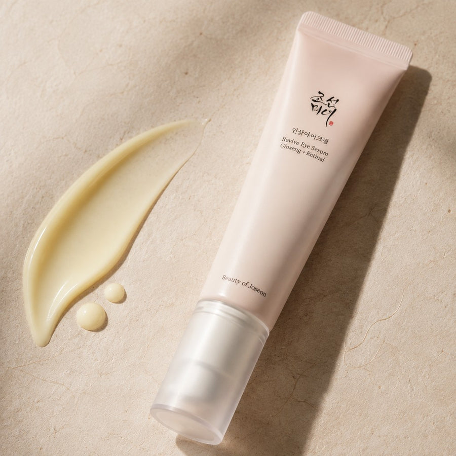 Kit Diario Beauty of Joseon: sérum de ojos Revive Eye Serum junto a su textura