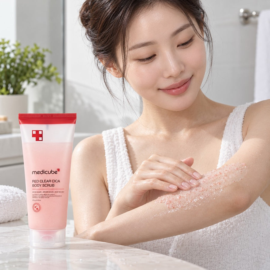 Exfoliante Corporal medicube Red Clear Cica 270 g, aplicación sobre la piel del brazo