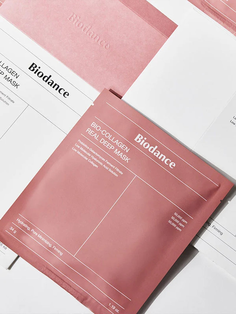 Bio-Collagen Real Deep Mask Biodance aplicada sobre el rostro.