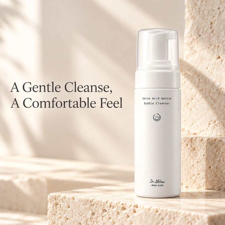 Kit Confort Dr.Althea: limpiador Amino Acid Gentle Bubble Cleanser sobre una piedra con luz natural