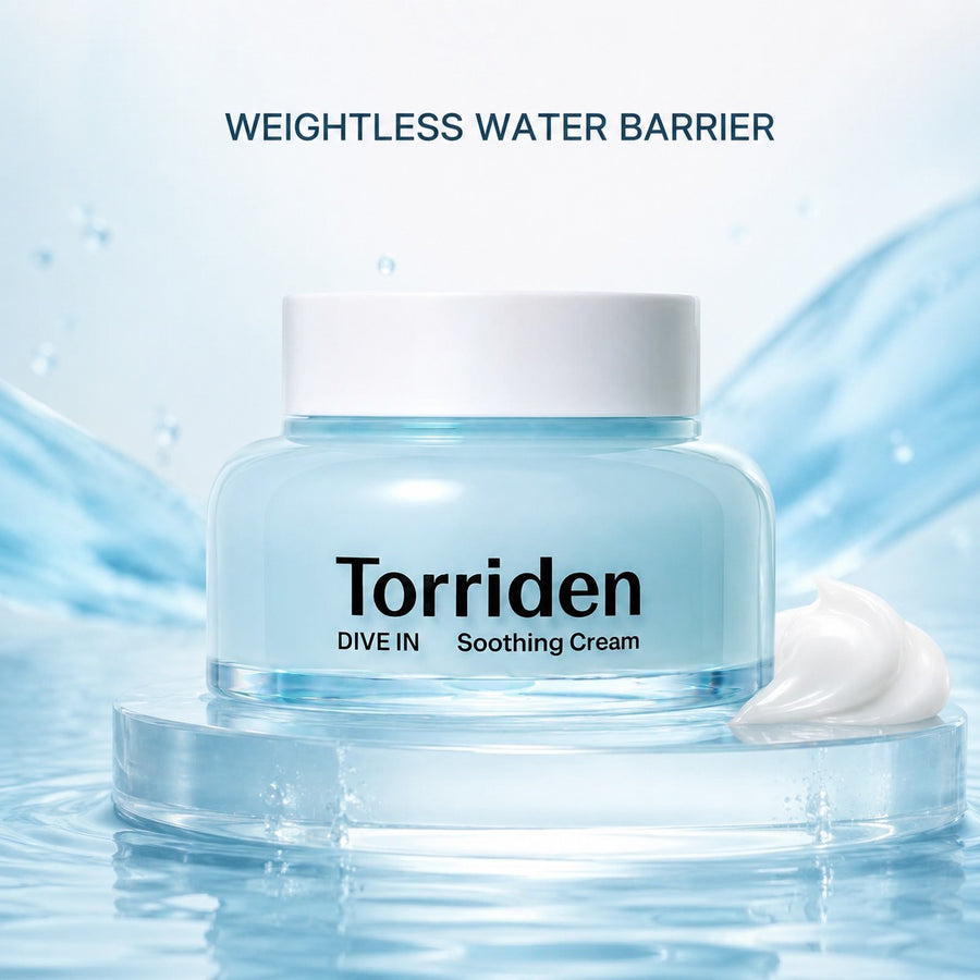 Kit Hidratación Torriden DIVE IN: crema Soothing Cream sobre una plataforma de cristal