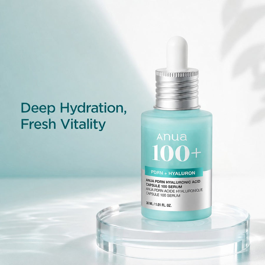 Kit Hidratante Anua PDRN: sérum Anua PDRN Hyaluronic 100 Serum sobre un podio de cristal